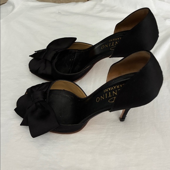 Valentino Garavani heel sandles. Size 5 1/2. - Picture 4 of 7